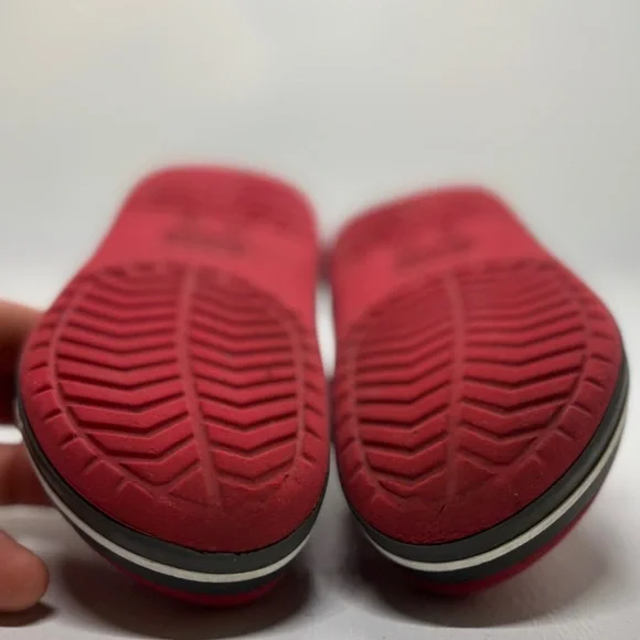 Kids Crocs red with white stripe size 8 - Picture 8 of 12